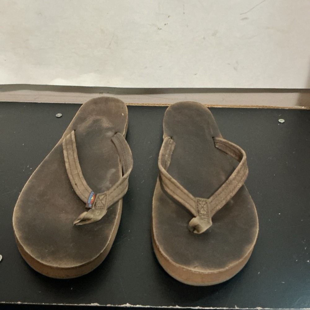 Rainbow Womens Size 8 Flip Flops Brown Leather Sandals Single Layer Arch